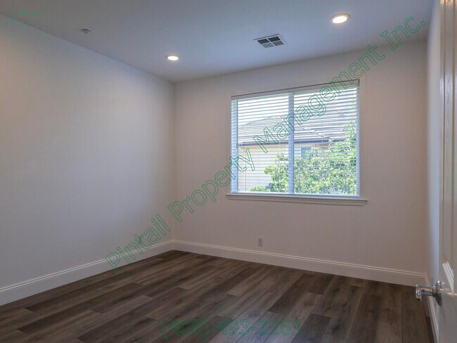 Building Photo - 5130 Le Miccine Terrace