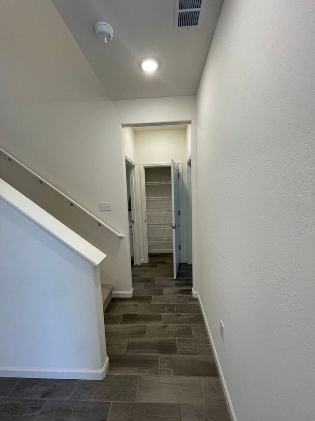 Building Photo - Spacious Modern Family Home in Prime Fresno Location!