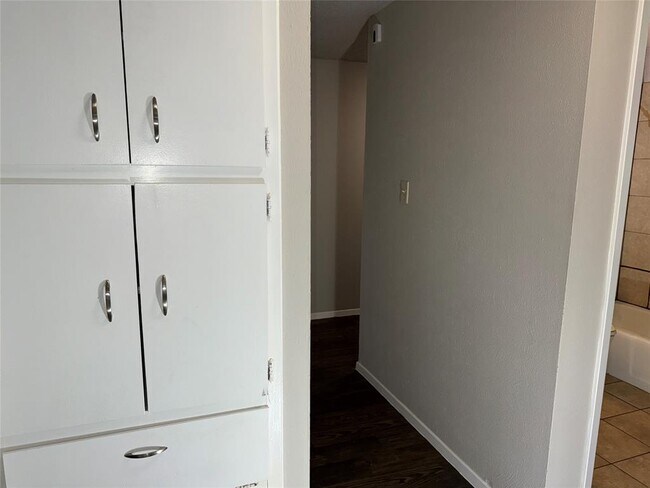 Building Photo - 7318 Lunar Dr