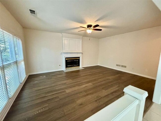 Building Photo - 10920 Glenbarr Dr