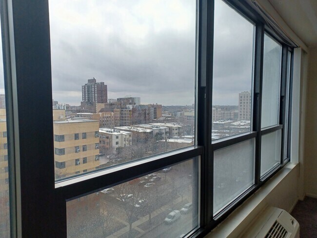 Building Photo - 5100 N Marine Dr