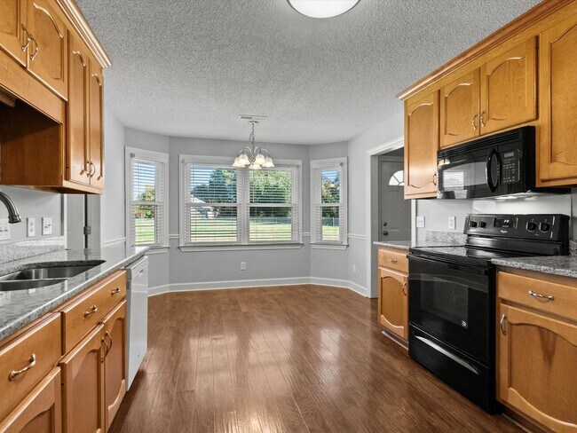 Building Photo - Great location in Harvest and only minutes...