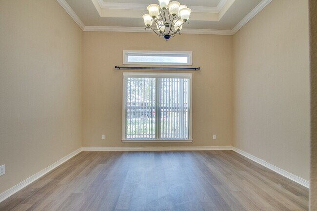 Building Photo - Twelve Oaks Plantation Home with Hardwood Floors, Fireplace & Fenced Backyard