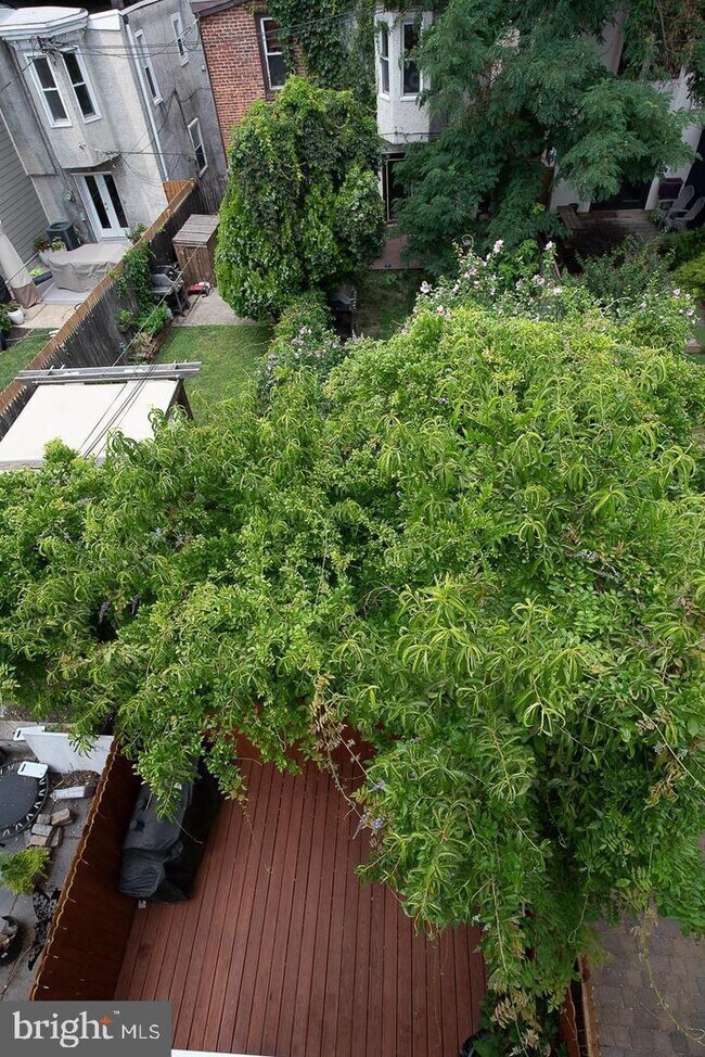 Building Photo - 2025 Parrish St