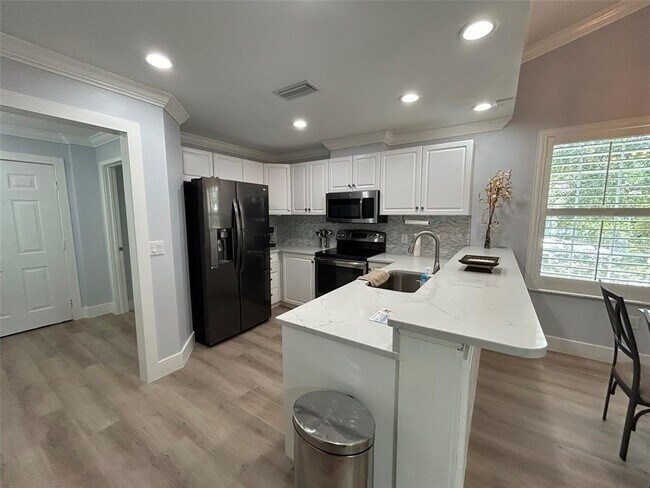 Building Photo - 3702 54th Dr W