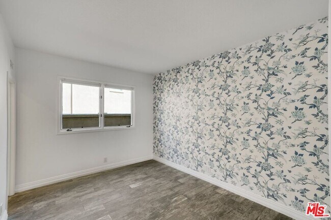 Building Photo - 4342 Park Verdi