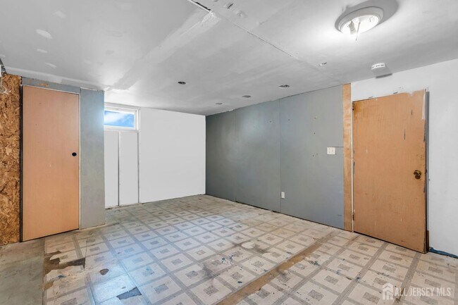 Building Photo - 368-70-370 Voorhees Ave