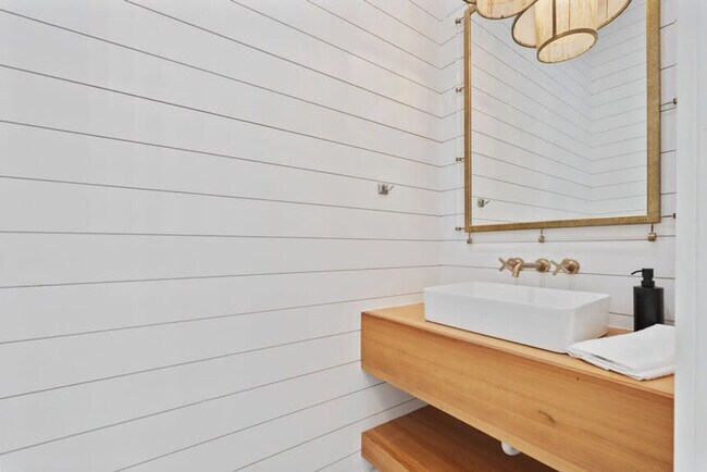 Building Photo - 107 Benicia Pl