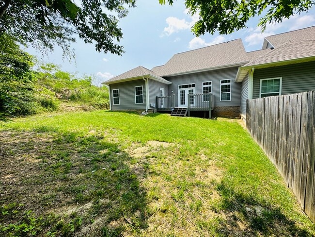 Building Photo - Spacious 3BR Home Near UT Hospital & Downtown Knoxville