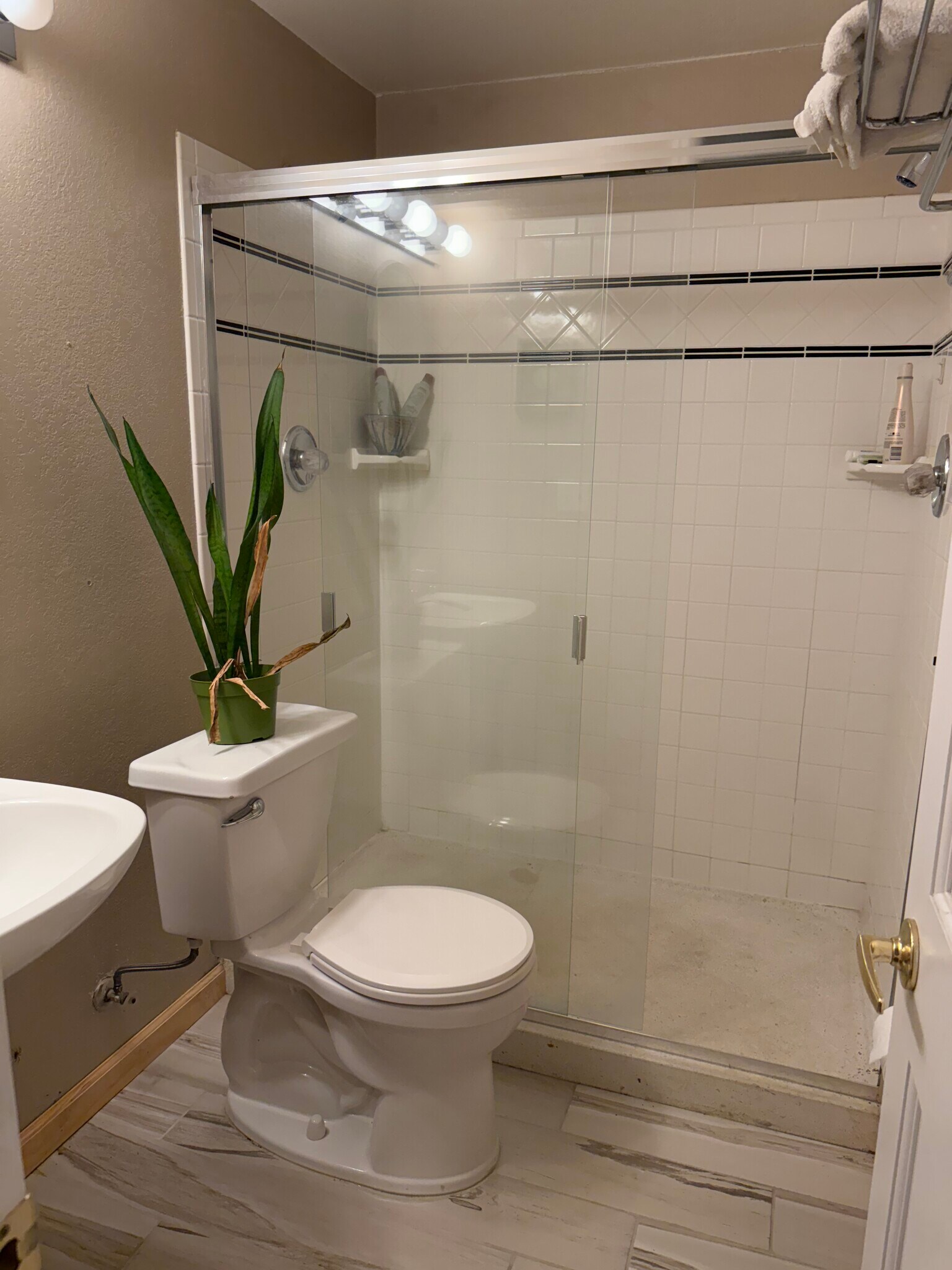 Bathroom - 332 Buchanan Ct