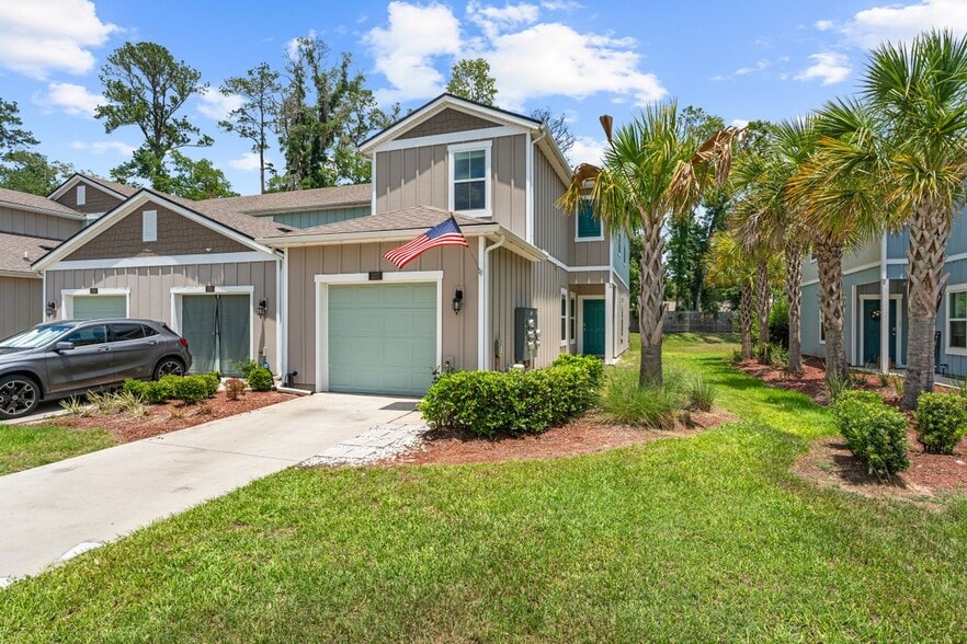Primary Photo - 237 Aralia Ln