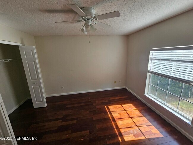 Building Photo - 1708 Dartmoor Ln