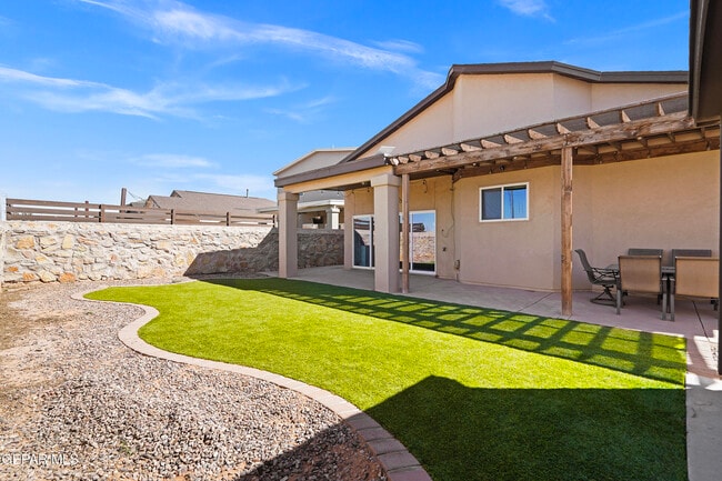 Building Photo - 3729 Surmise St