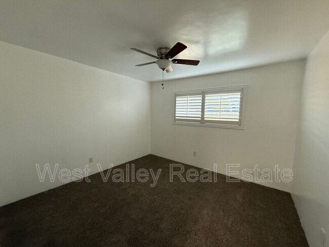 Building Photo - 543 Front St