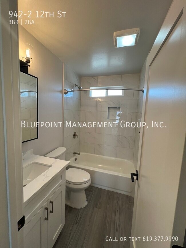 Building Photo - 942 12th St