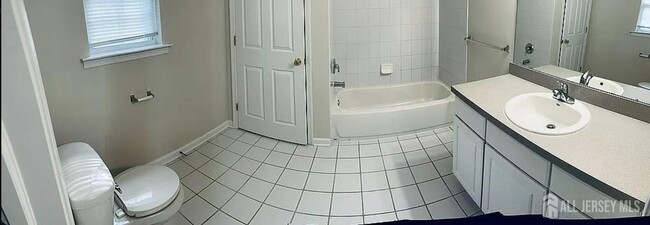 Building Photo - 236 Pinelli Dr