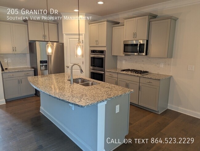 Building Photo - 205 Granito Dr