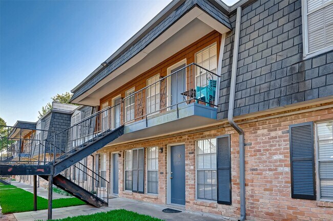 Building Photo - 9023 Gaylord Dr