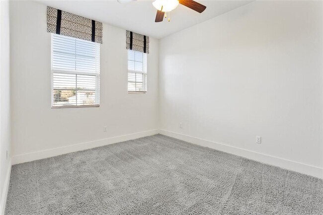 Building Photo - 9109 Moonstone Dr