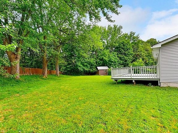 Building Photo - 7 Linden Dr