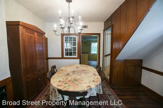 Building Photo - 3 br, 2 bath House - 66 E Main Street