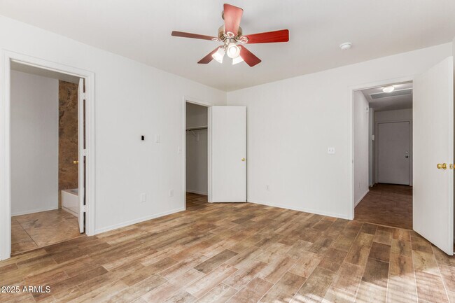 Building Photo - 10537 W Donald Dr