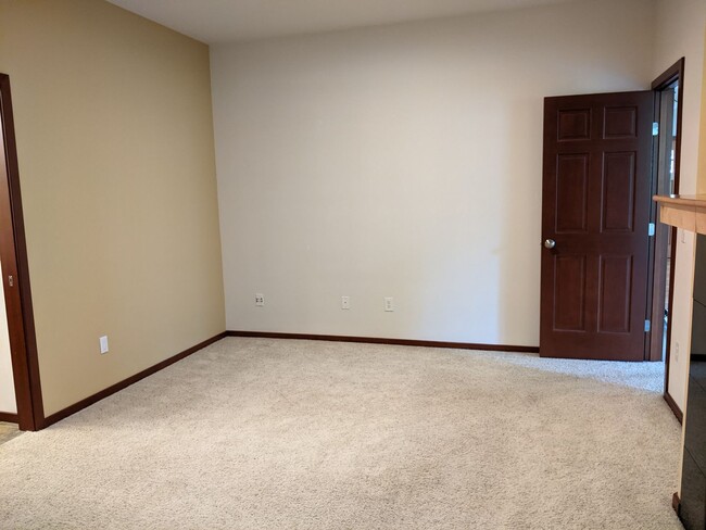 Building Photo - 3 Bd., 1.75 Ba., Rambler Style Home