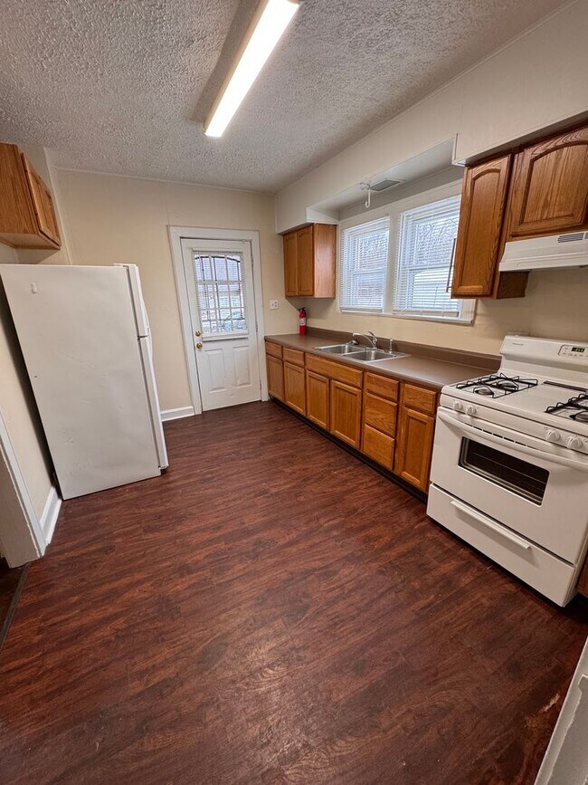 Building Photo - 1324 Salt Springs Rd