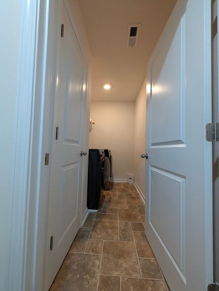 Building Photo - 5013 Jamie Sloop Ln