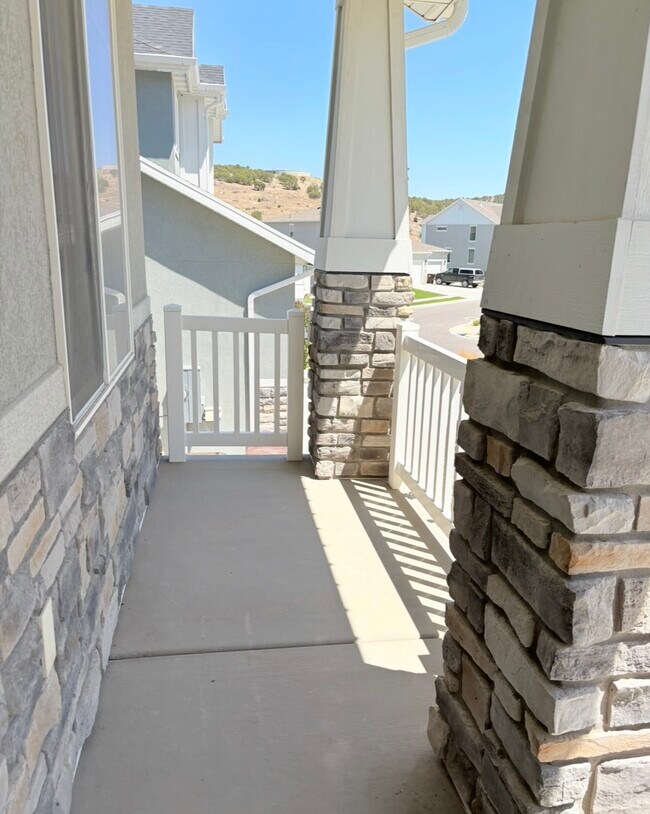Building Photo - 2693 E Gambel Oaks Dr