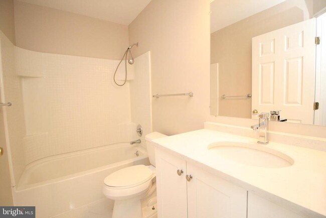 Building Photo - 10137 Treble Ct