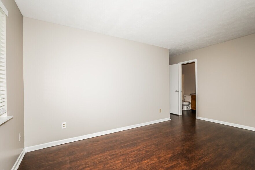 Building Photo - 5149 Emmert Dr