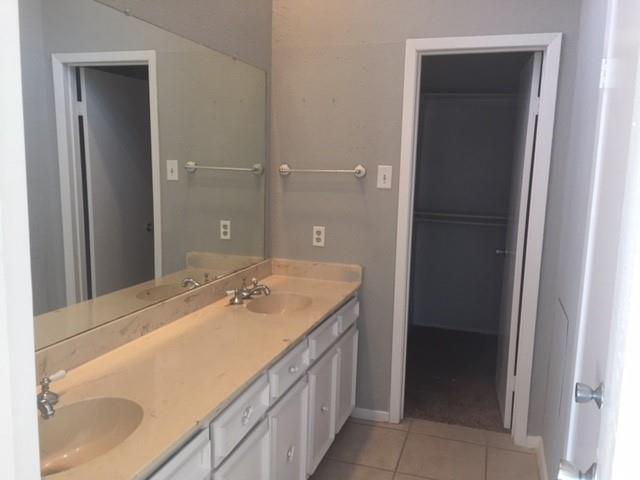 Building Photo - 742 Hummingbird Cir