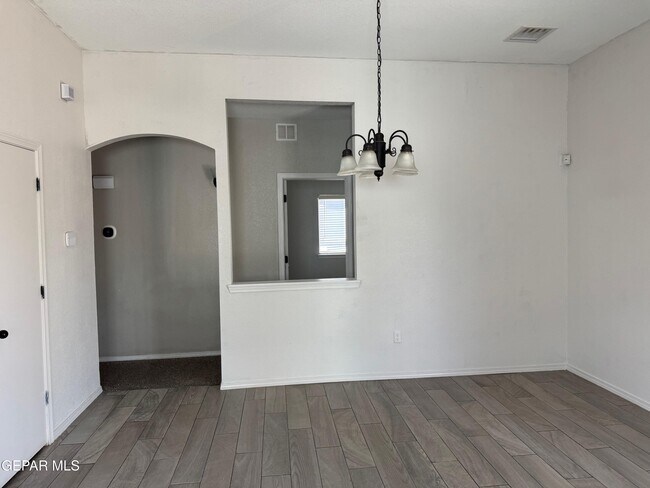 Building Photo - 2144 Purple Valley Rd