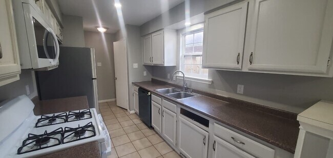 Building Photo - 11315 Lands End Cir