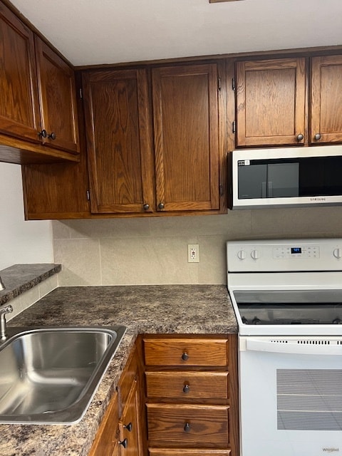 Building Photo - 111 Woodlake Wynde