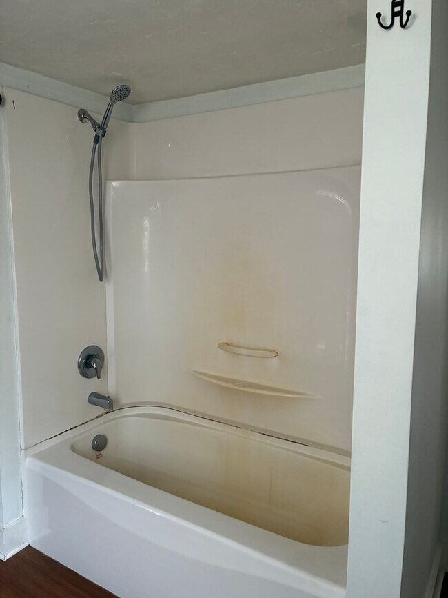 Building Photo - 251 Narrow Dr