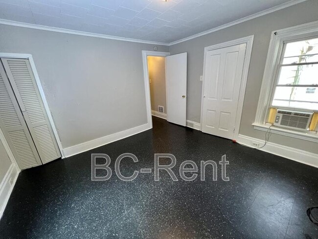 Building Photo - 1124 4th Ave