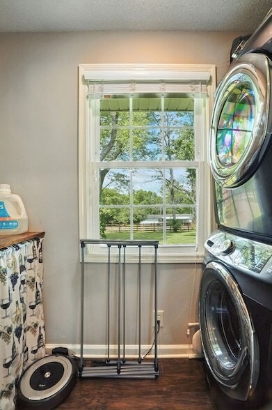 Building Photo - 864 Greenwood Rd