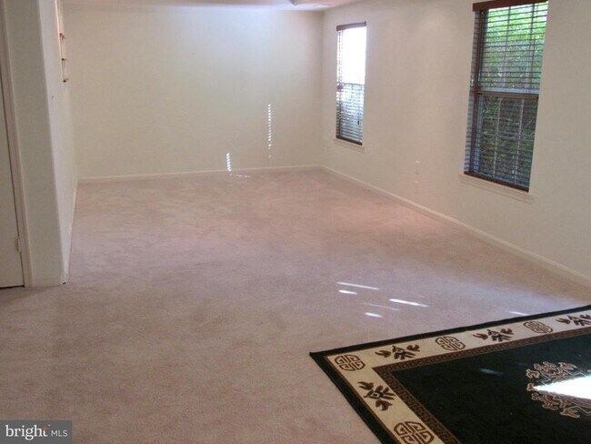 Building Photo - 14 Tivoli Lake Ct