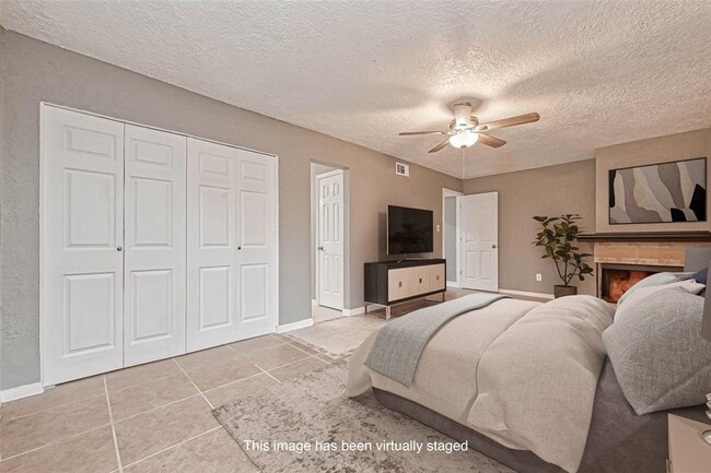 Building Photo - 9831 Orangevale Dr