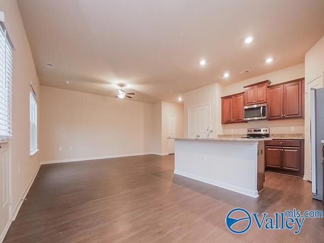 Building Photo - 1037 Pilgrim Ln