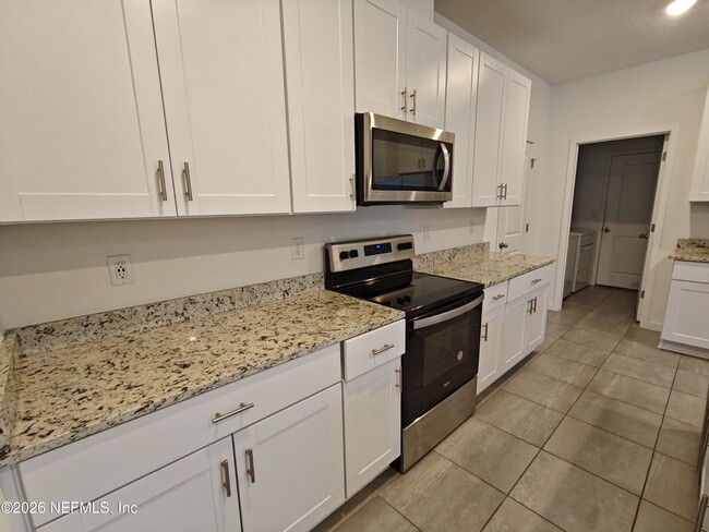 Building Photo - 3521 Bella Sera Ln