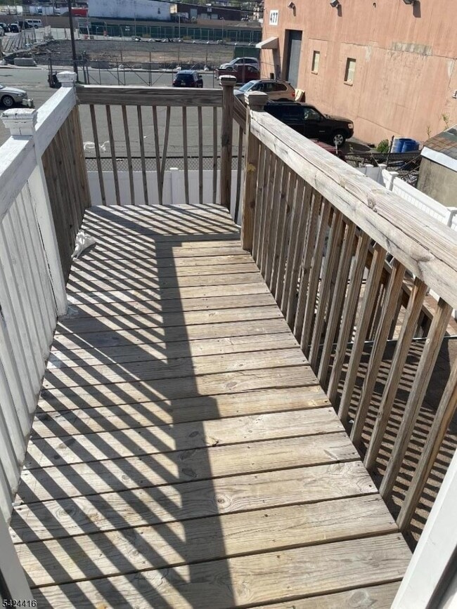 Building Photo - 454 E 31st St