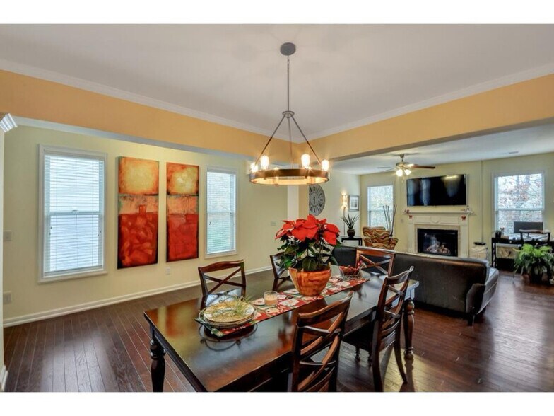 Building Photo - 6035 Falls Landing Dr