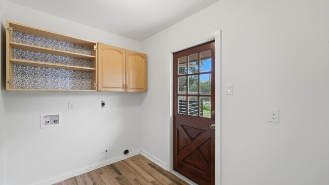 Building Photo - Beautiful Home on Nearly an Acre in Helotes with Pool, Office & No HOA