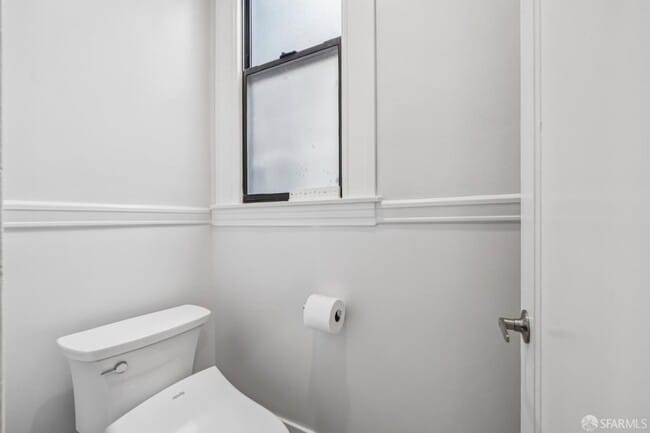 Building Photo - 487 18th Ave