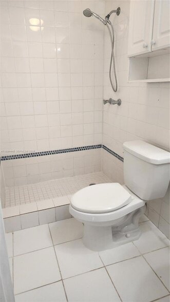 Building Photo - 8301 SW 142nd Ave