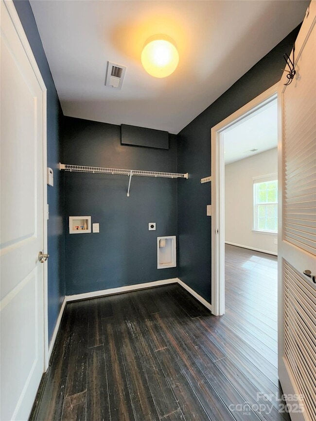 Building Photo - 1295 Farm Branch Dr SW