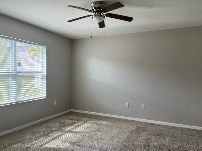 Building Photo - 136 Fall Glo Rd